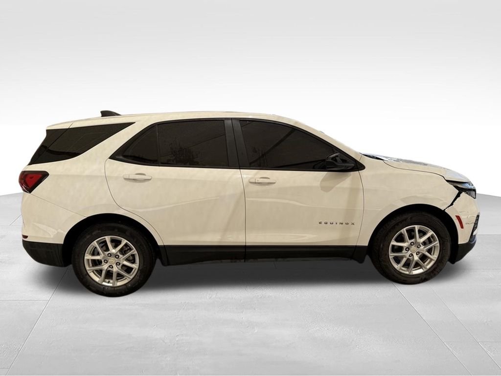 Used 2022 Summit White Chevrolet LS image 7