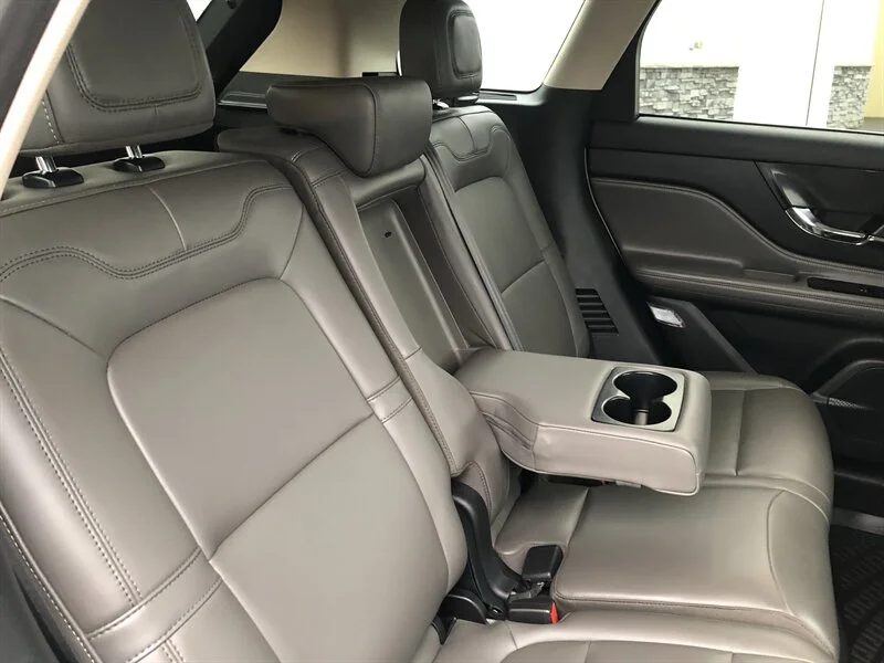 Used 2024 Silver Lincoln Premiere image 18