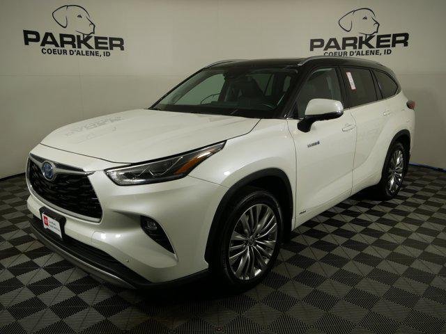 2021 Toyota Highlander Platinum Hybrid 4x4's photo
