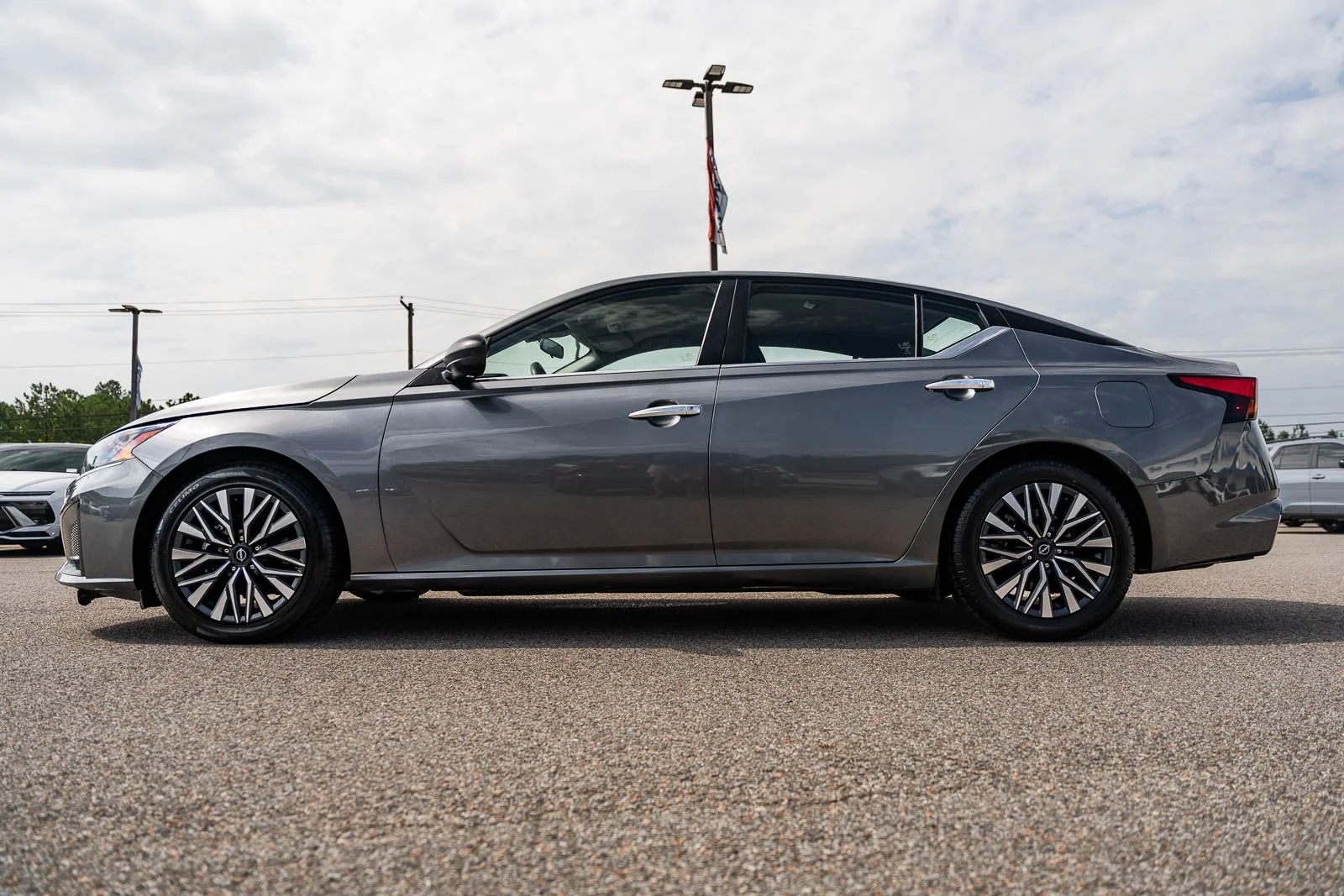 Used 2024 Gray Nissan 2.5 SV image 3