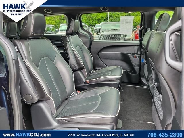 Used 2024 Blue Chrysler Select Premium S Appearance image 31