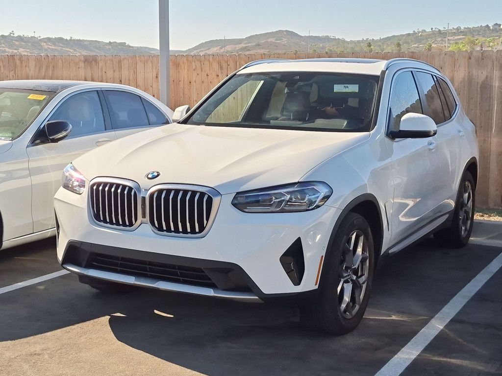 Used 2024 White BMW xDrive30i image 2