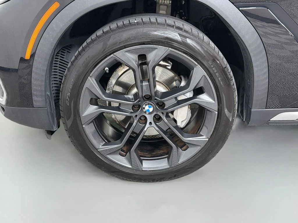 Used 2021 Black BMW sDrive40i image 34