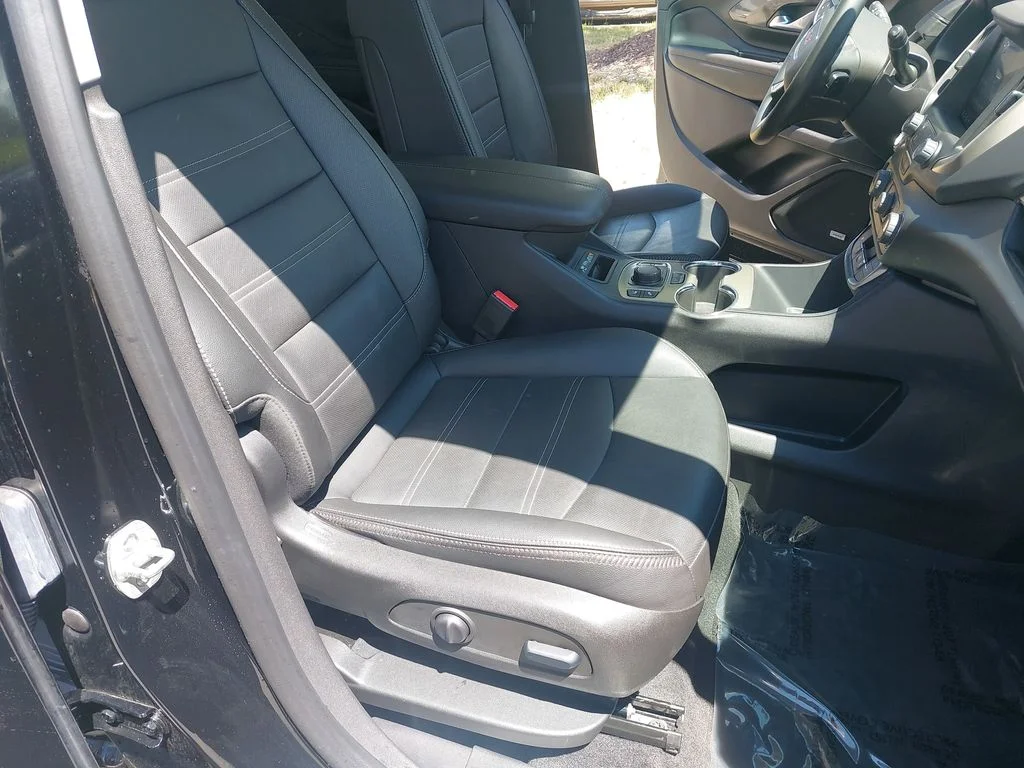 Used 2024 Black GMC Denali image 10