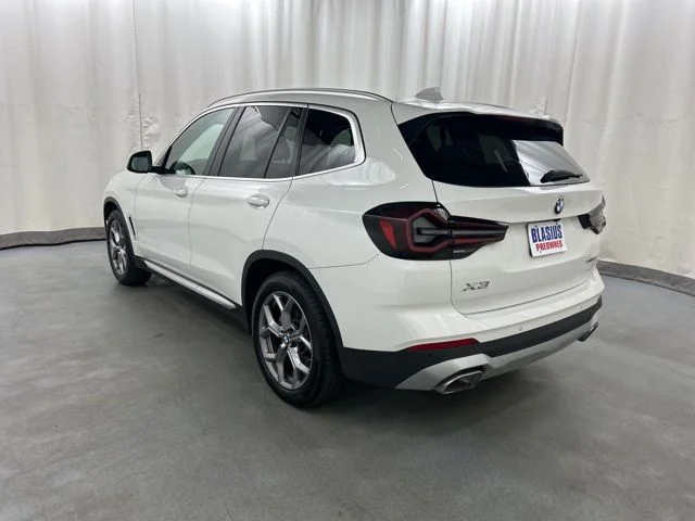 Used 2023 White BMW xDrive30i image 4