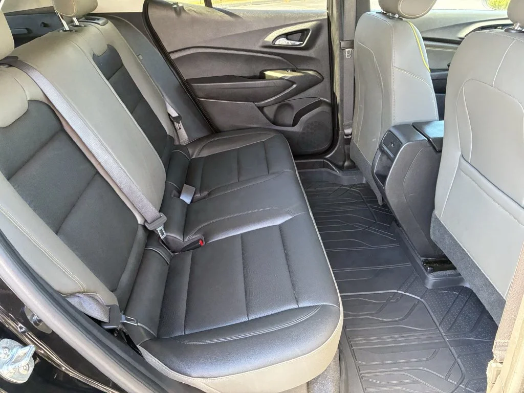 Used 2025 Mosaic Black Metallic Chevrolet ACTIV image 21