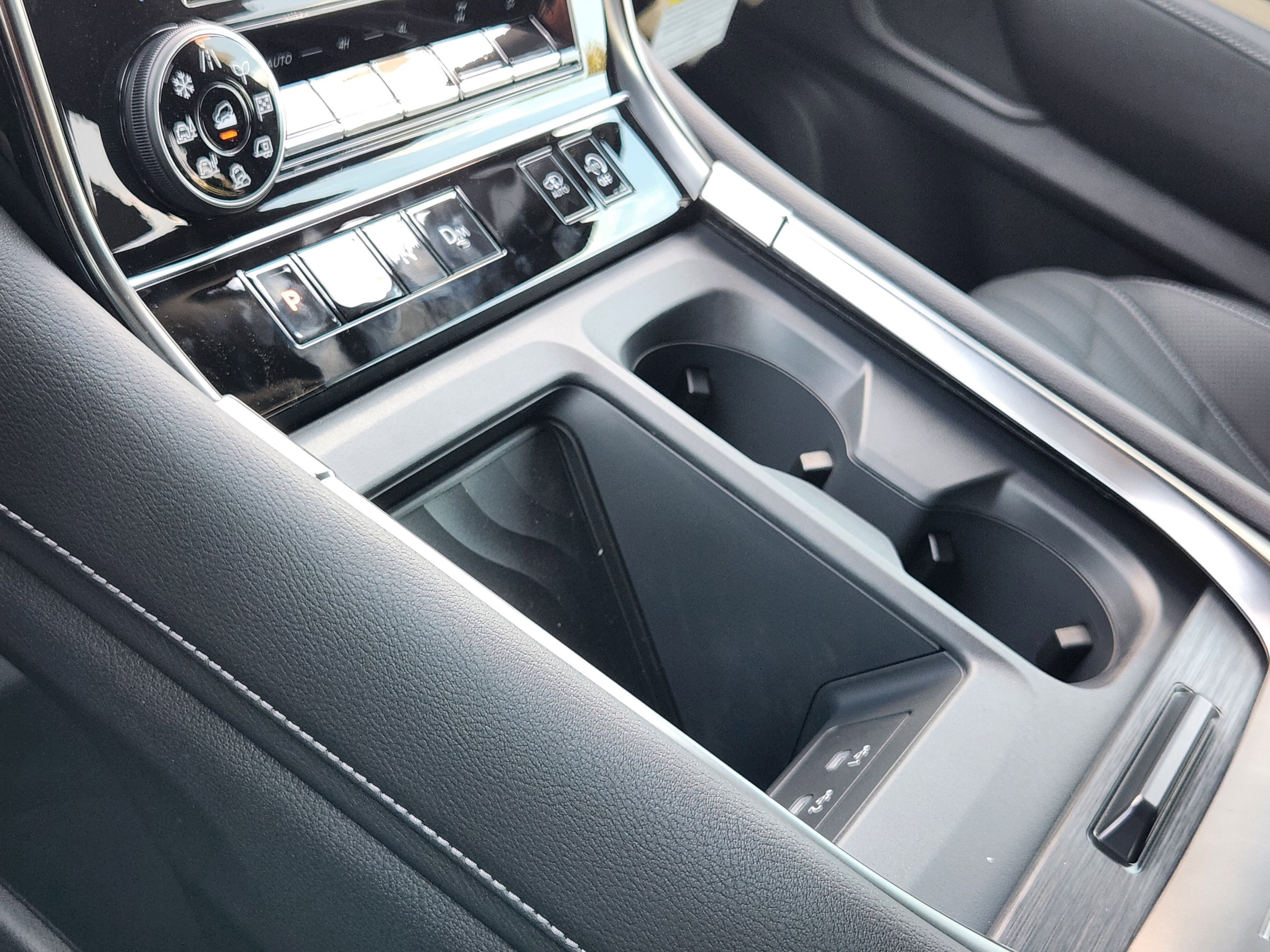2026 Nissan Armada PRO-4X - Photo 15