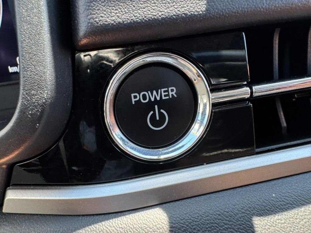 Used 2024  Mitsubishi  image 22