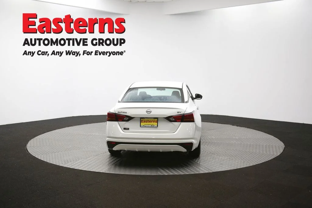 Used 2024 White Nissan 2.5 SV image 36