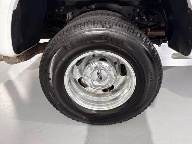 Used 2025 White Ford XL image 9