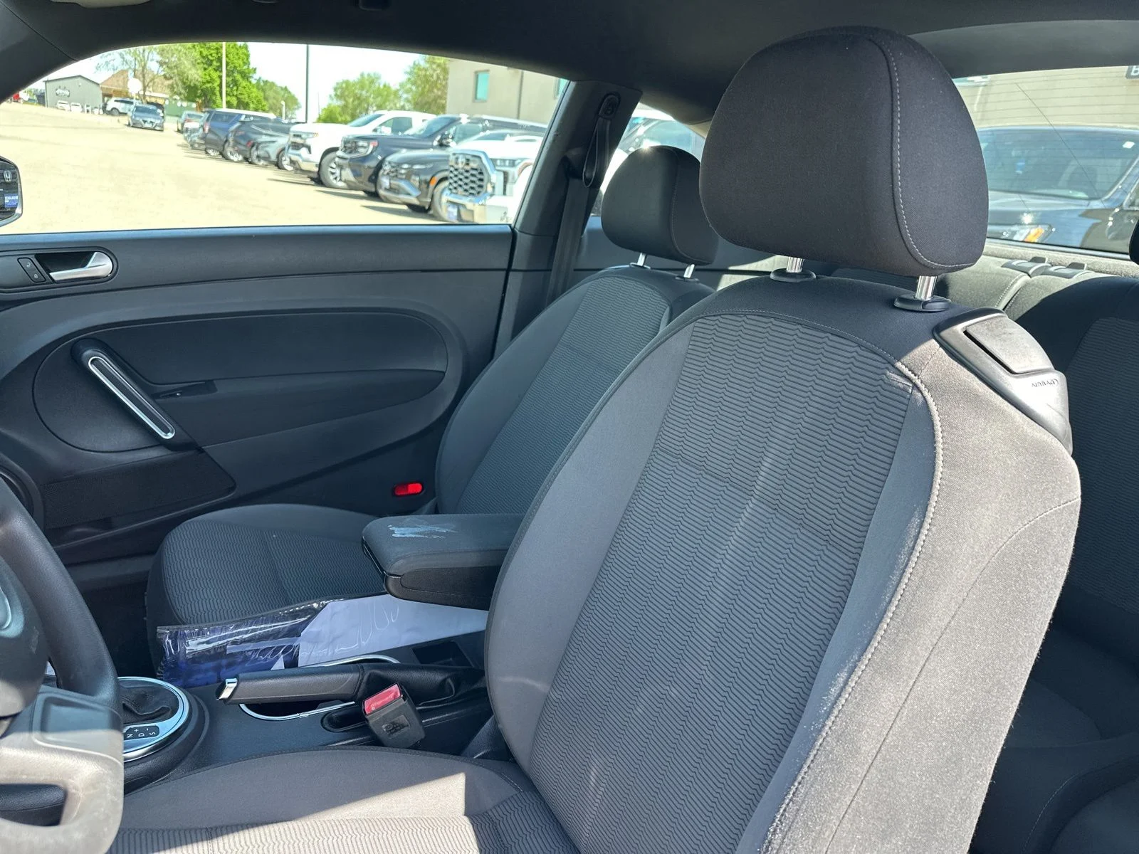 Used 2013  Volkswagen 2.5L image 9