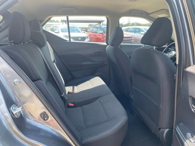 Used 2024 Gray Nissan S image 7