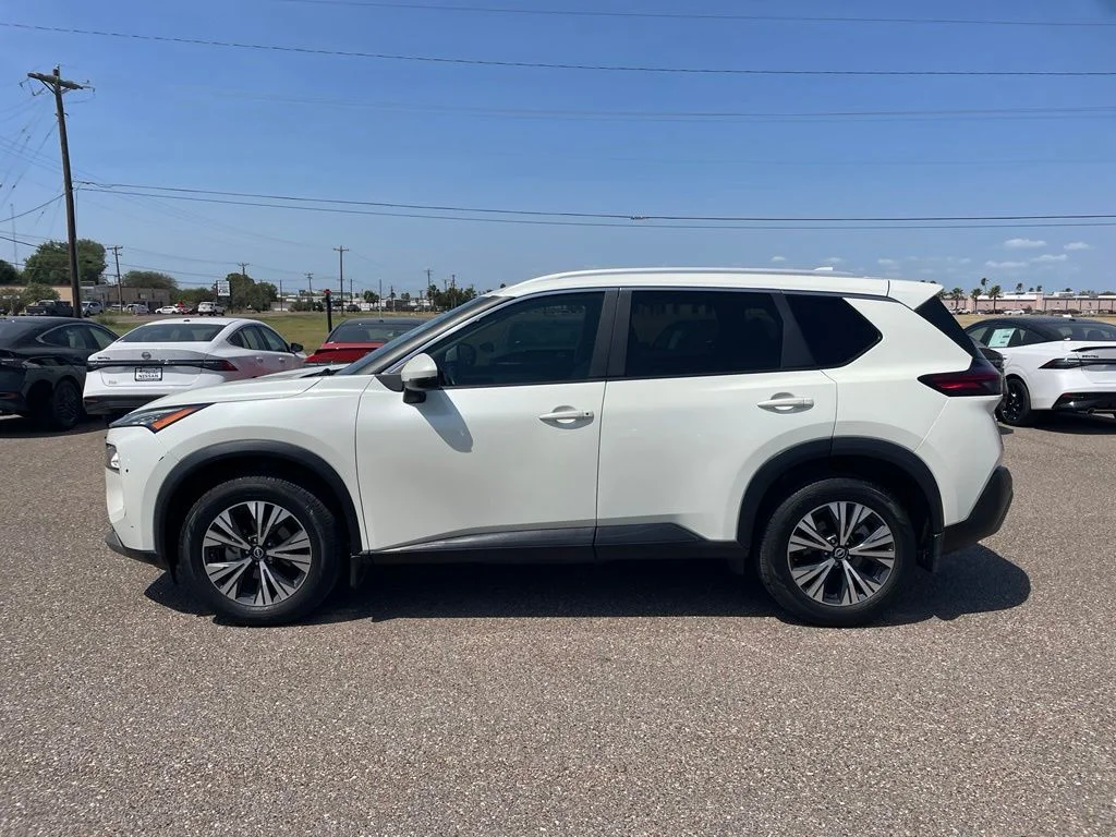 Used 2023 White Nissan SV image 3