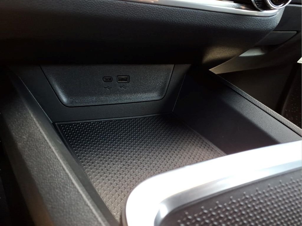New 2027 Mosaic Black Metallic Chevrolet LT image 13