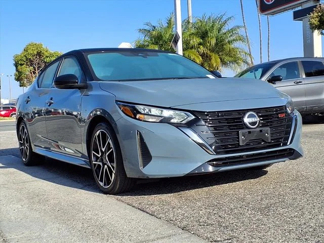 2024 Nissan Sentra SR CVT's photo