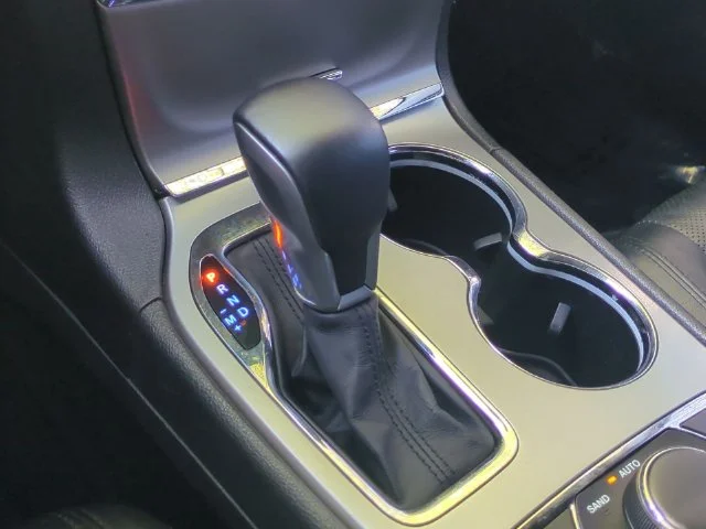 Used 2019 Gray Jeep Limited image 28