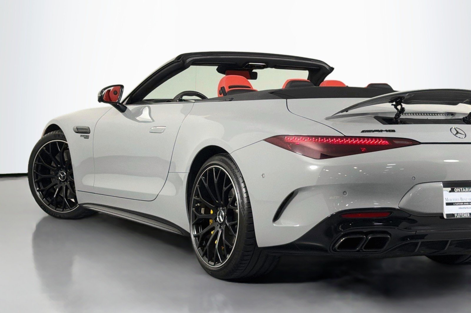 Certified Used 2022 MANUFAKTUR Alpine Grey Mercedes-Benz AMG® 63 image 17