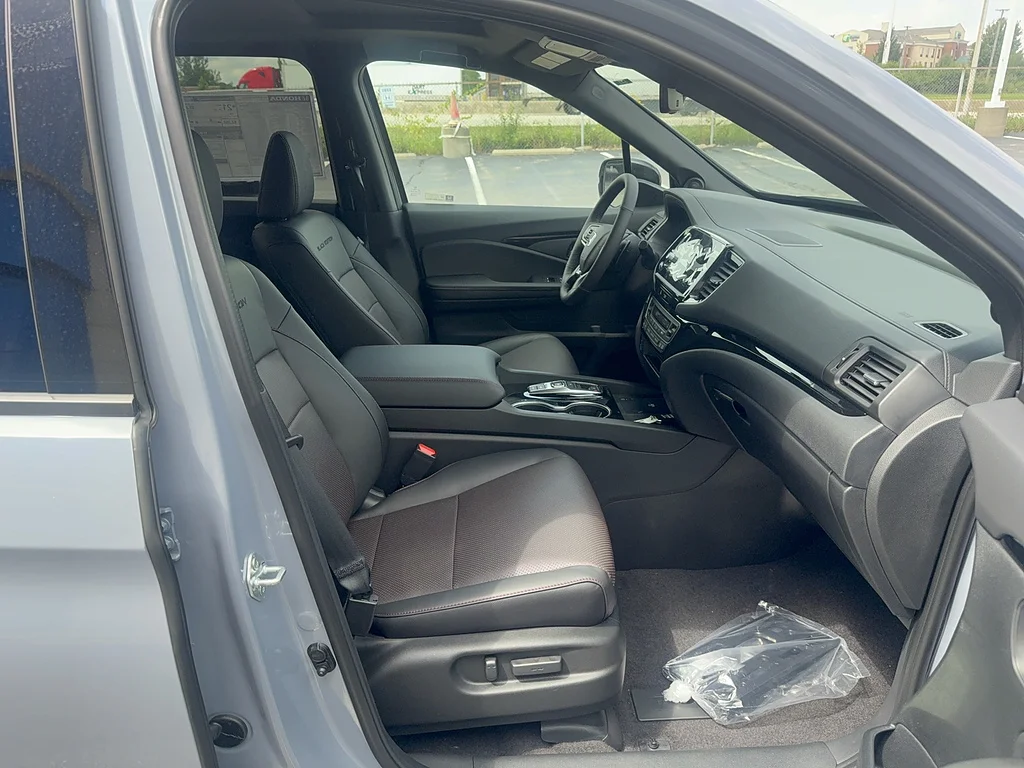New 2026 Sonic Gray Pearl Honda Black Edition image 15