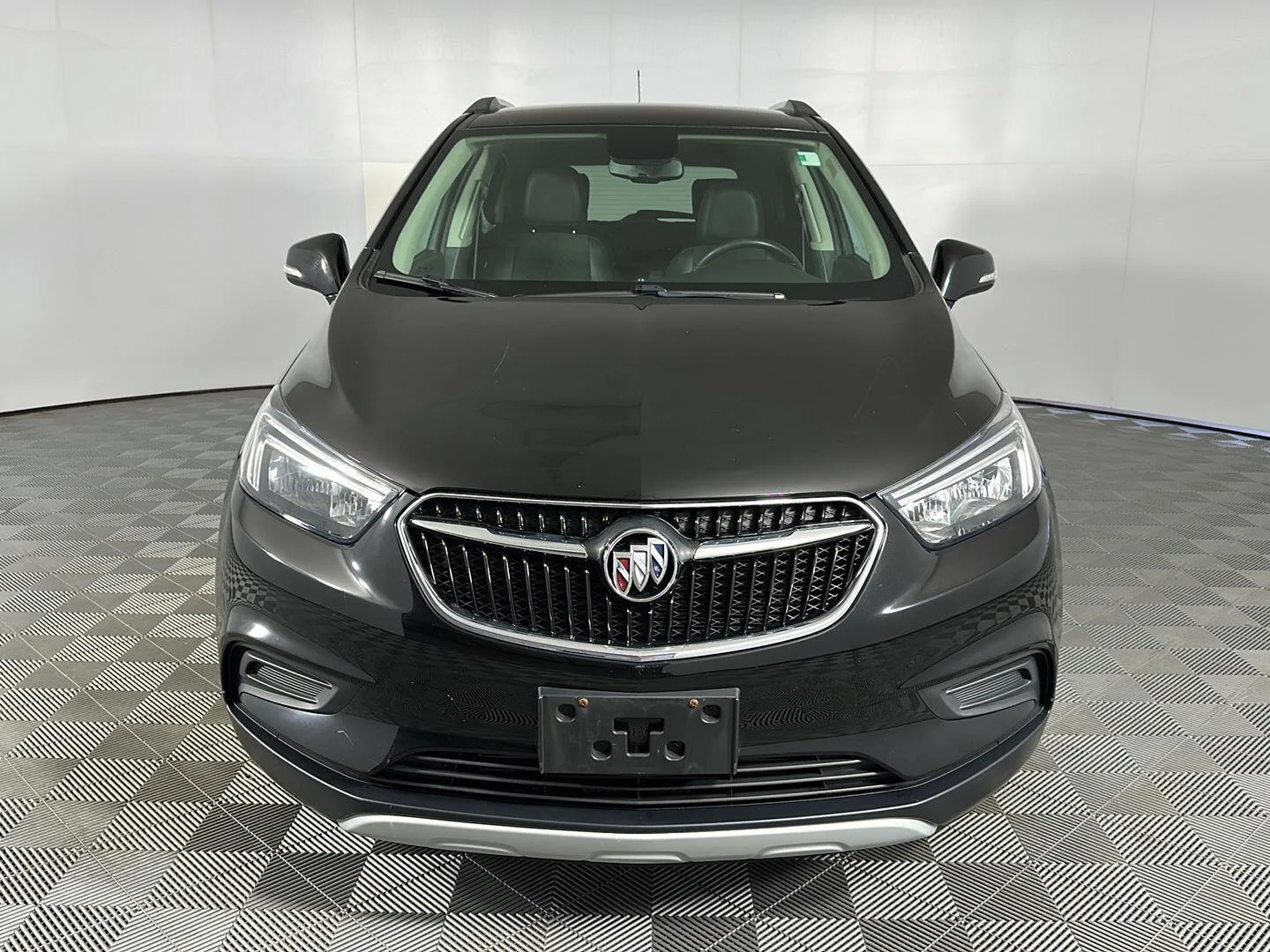 Used 2019 Ebony Twilight Metallic Buick Preferred image 3