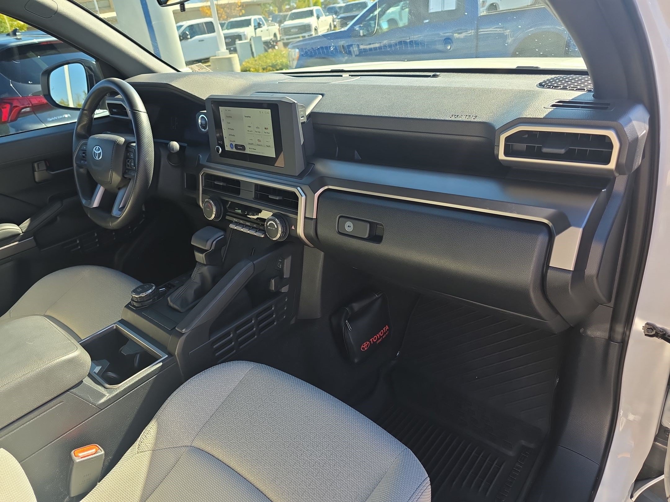 Used 2025 Ice Toyota SR5 image 32