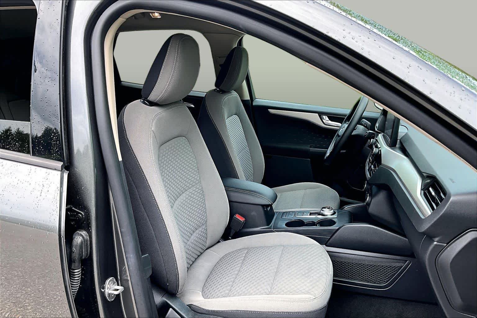 Used 2020 Magnetic Ford SE image 8