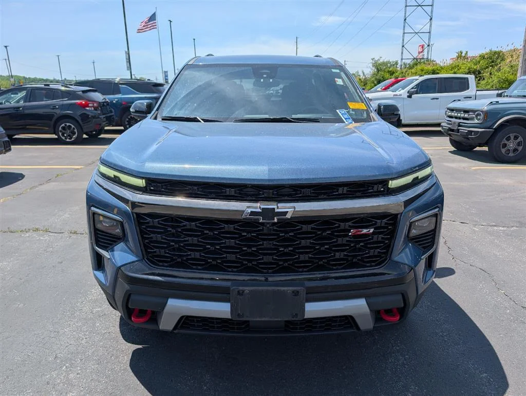 Used 2024 Lakeshore Blue Metallic Chevrolet AWD Z71 image 2