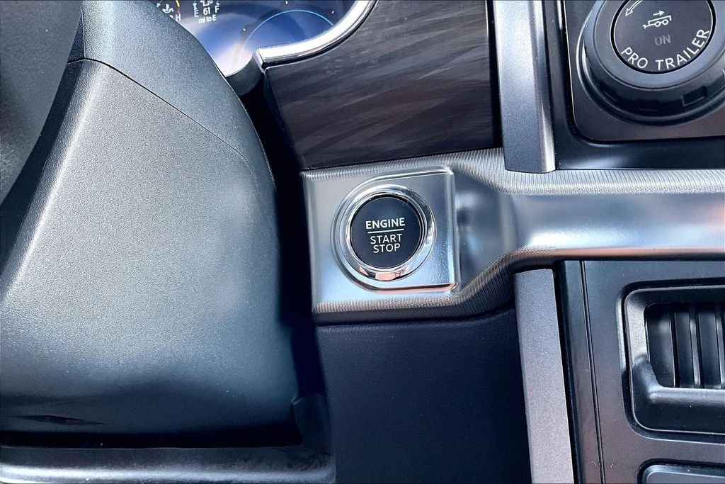 Used 2024 Black Metallic Ford Lariat image 21