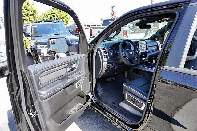 New 2026 Diamond Black Crystal Pearl-Coat Exterior Paint RAM Laramie image 44