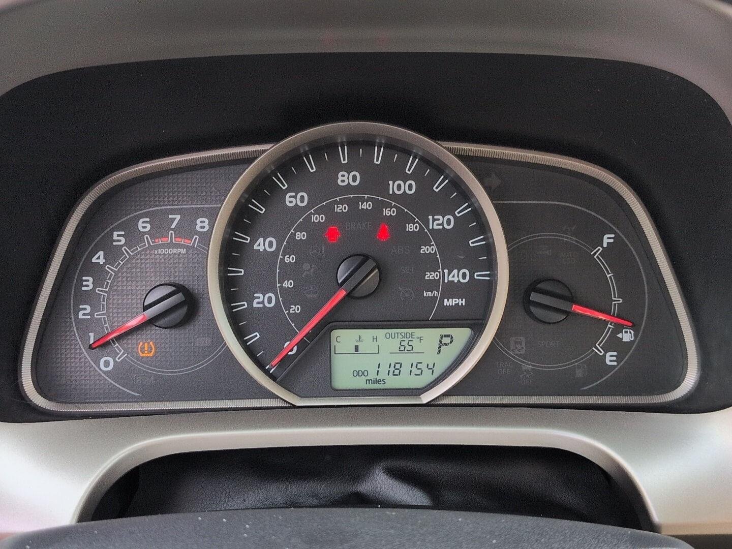 Used 2015 Pyrite Mica Toyota XLE image 2