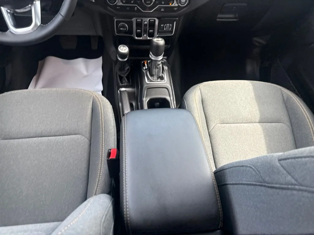 Used 2025 Black Jeep Sahara 4xe image 38