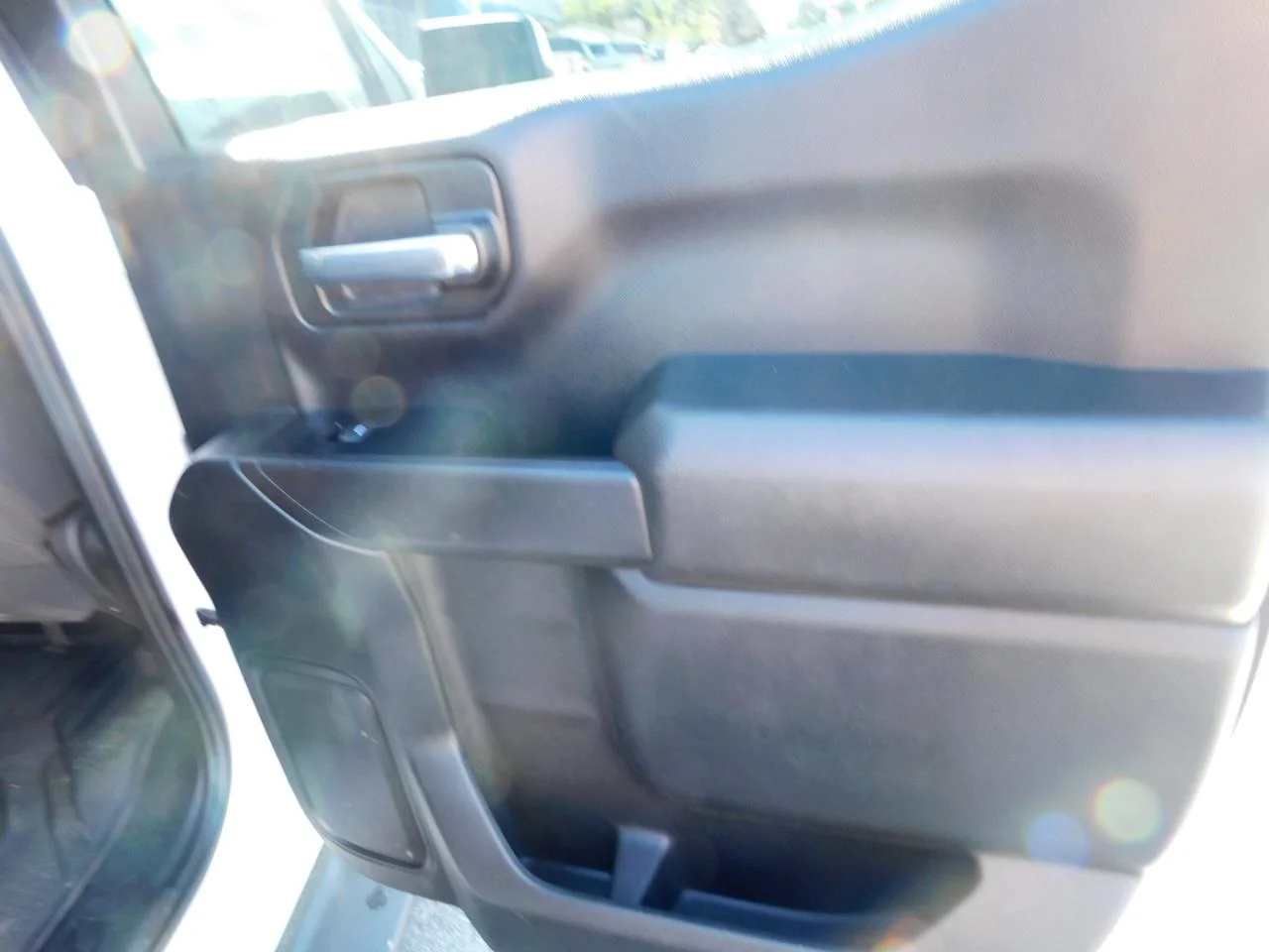 Used 2022 White Chevrolet 4WD CREW CAB 147 in LT W/1L image 12