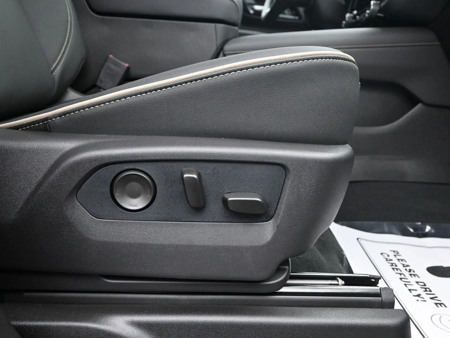 2026 Chevrolet Suburban Premier - Photo 11