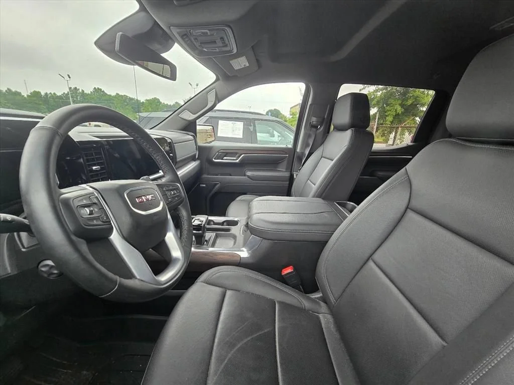 Used 2026 Volcanic Red Tintcoat GMC SLT image 4