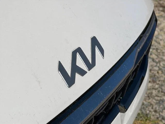 Used 2025 White Kia GT-Line Turbo image 22