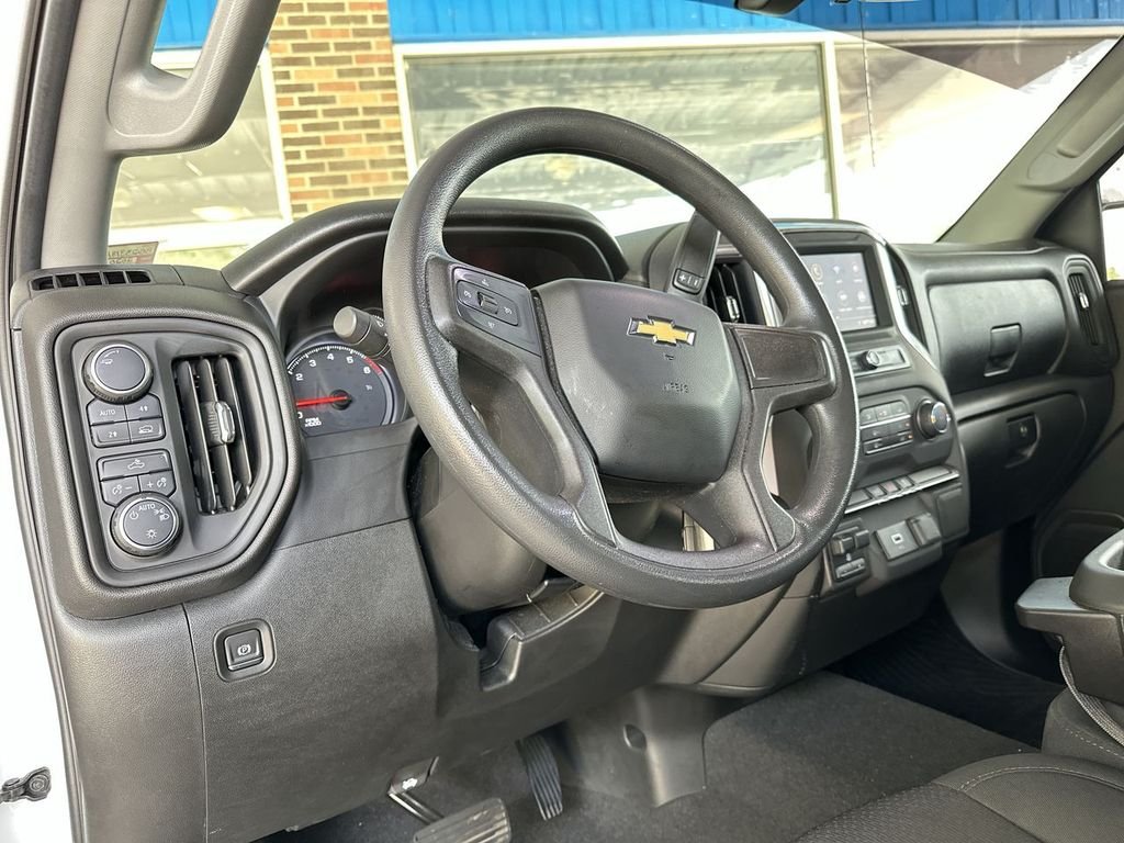 Used 2020 White Chevrolet Custom image 10