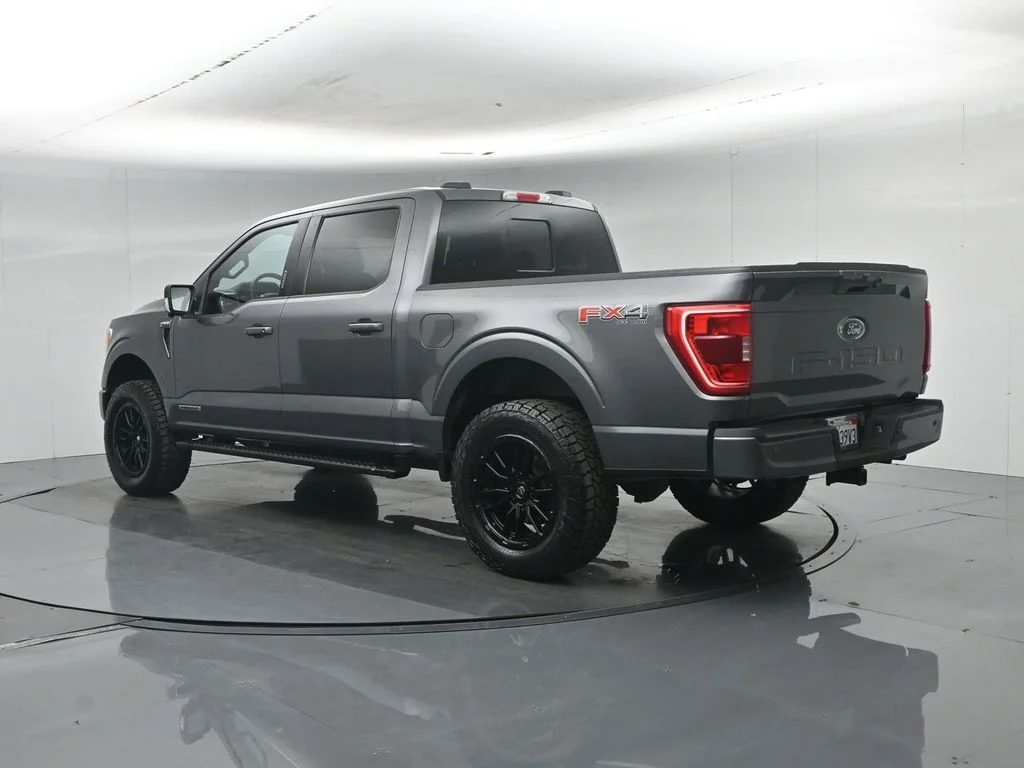Used 2023 Gray Ford XLT image 6