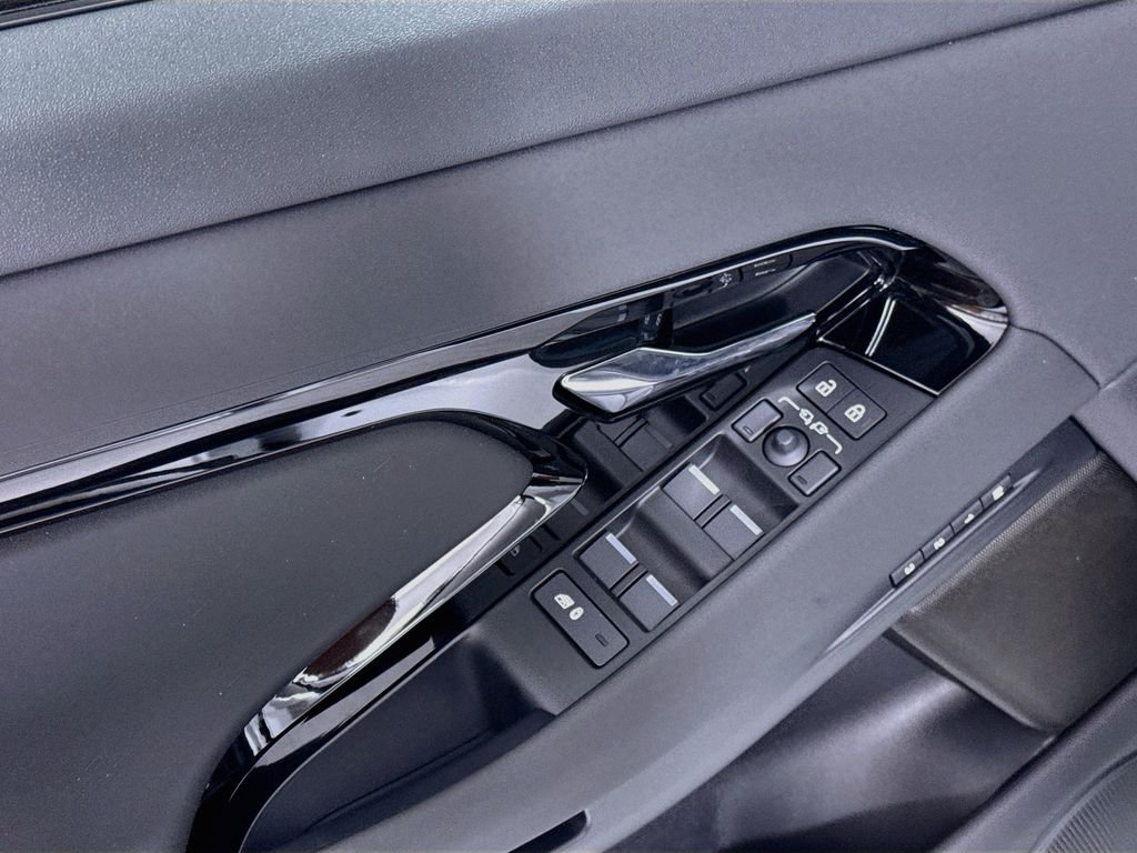 New 2026 Fuji White Land Rover Hoxton Edition image 25