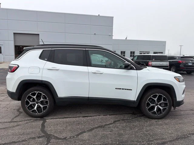 Used 2025 White Jeep Limited image 2