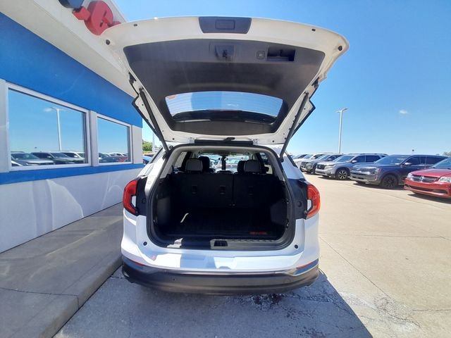 Used 2024 White GMC AT4 image 49