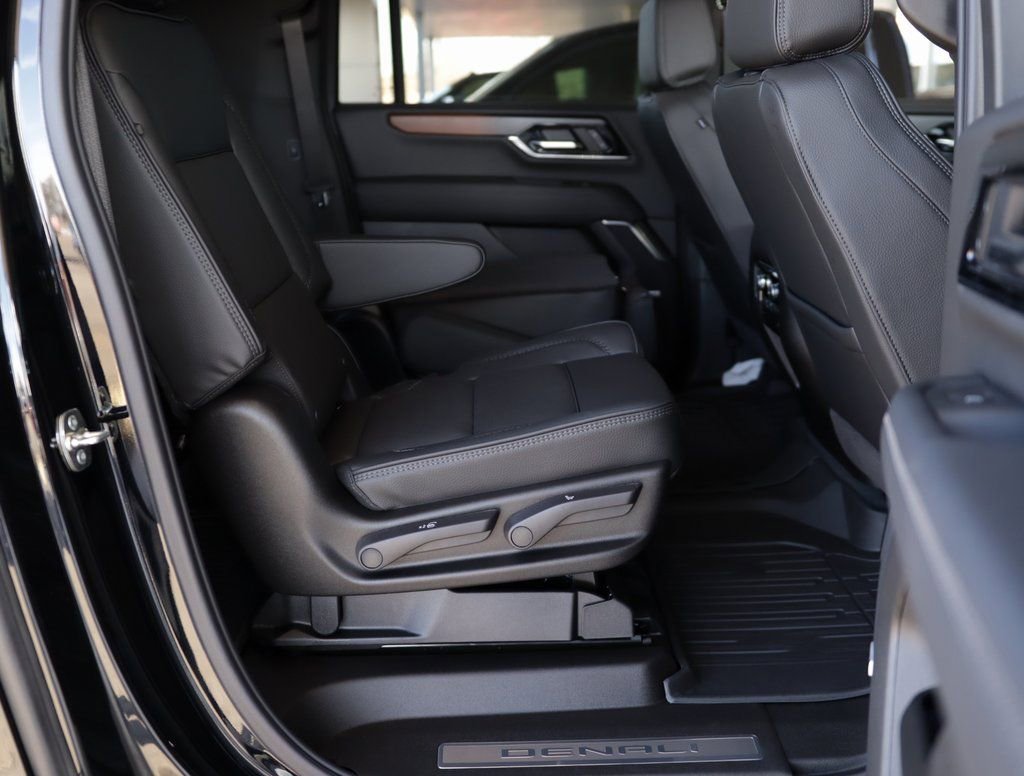 2026 GMC Yukon XL Denali - Photo 38