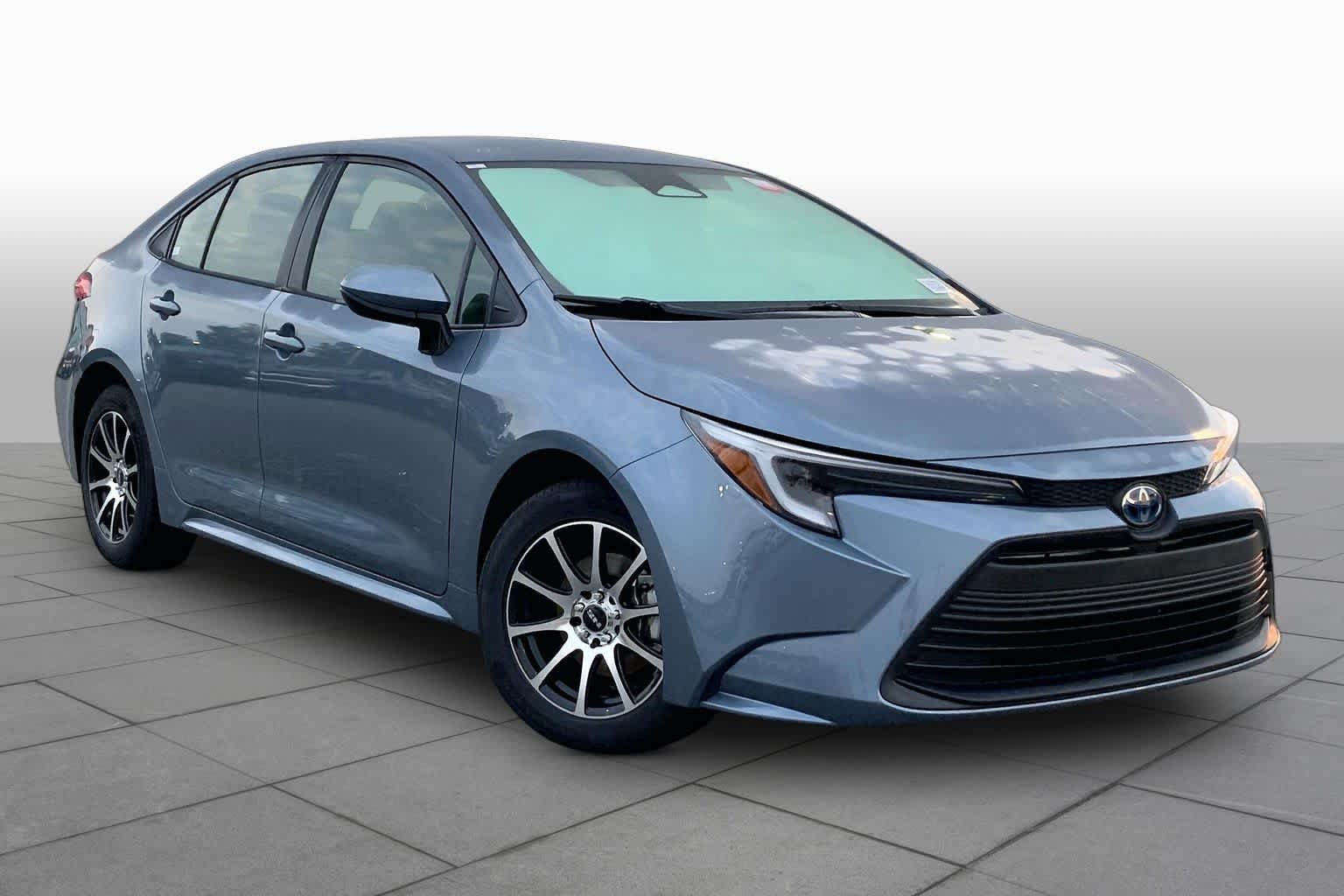 Used 2025 Celestite Toyota Hybrid LE image 3