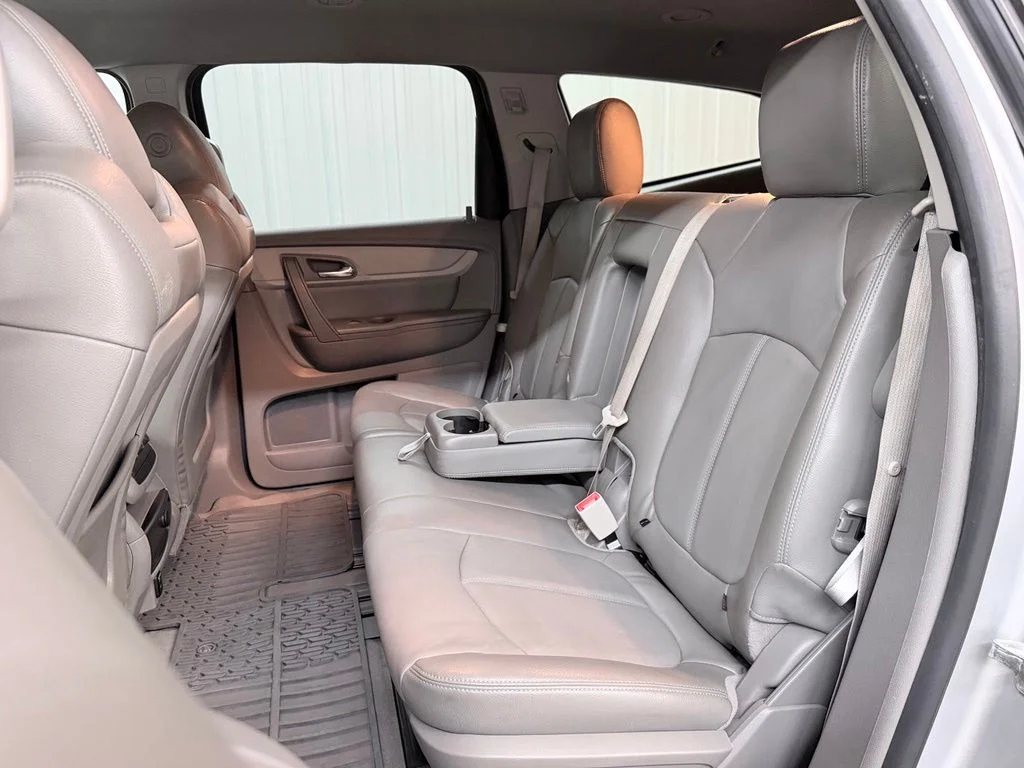 Used 2014 Silver Chevrolet LT image 29