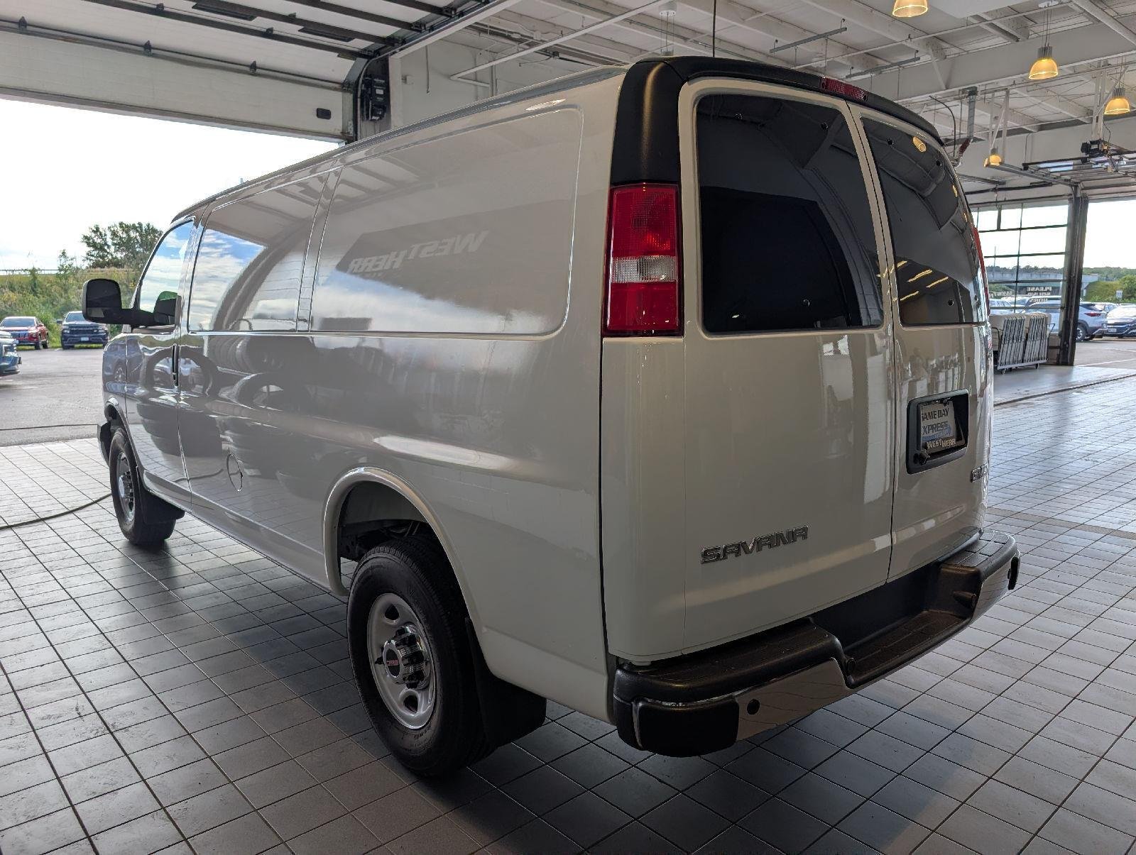 Used 2025  GMC 2500 image 5