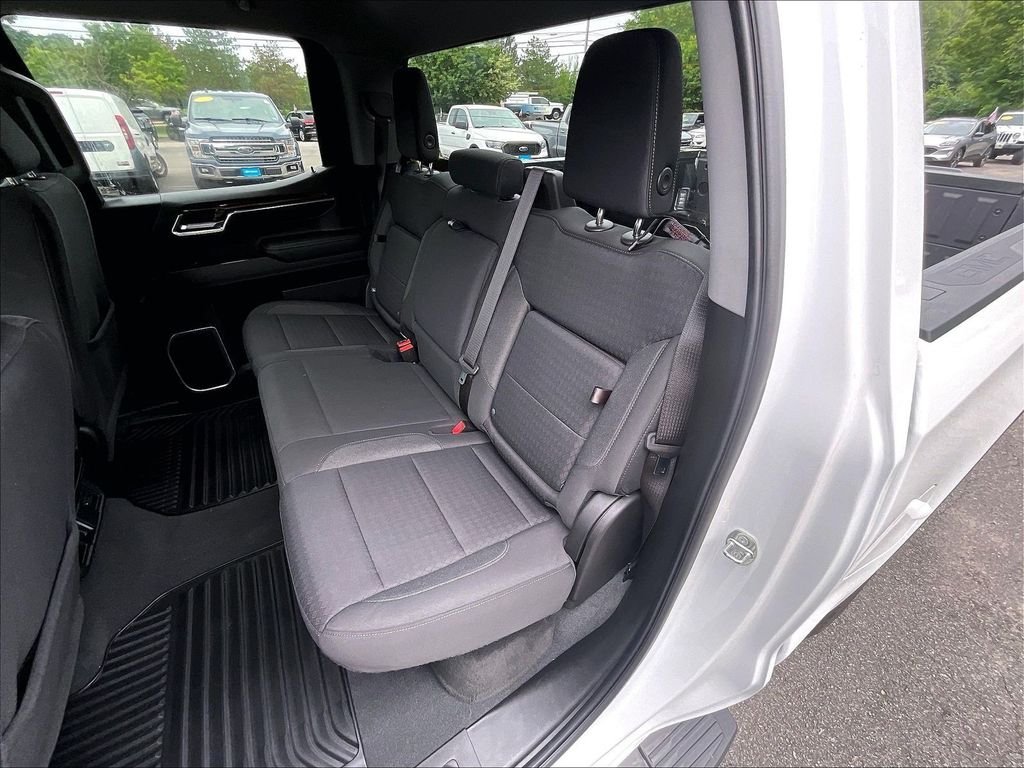 Used 2023 White GMC Elevation image 25