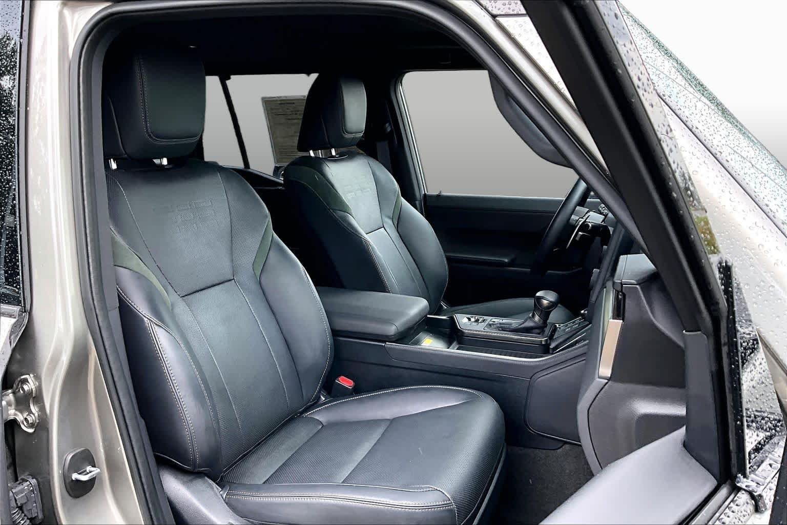 Used 2025 Atomic Silver/Black Roof Lexus Overtrail+ image 9