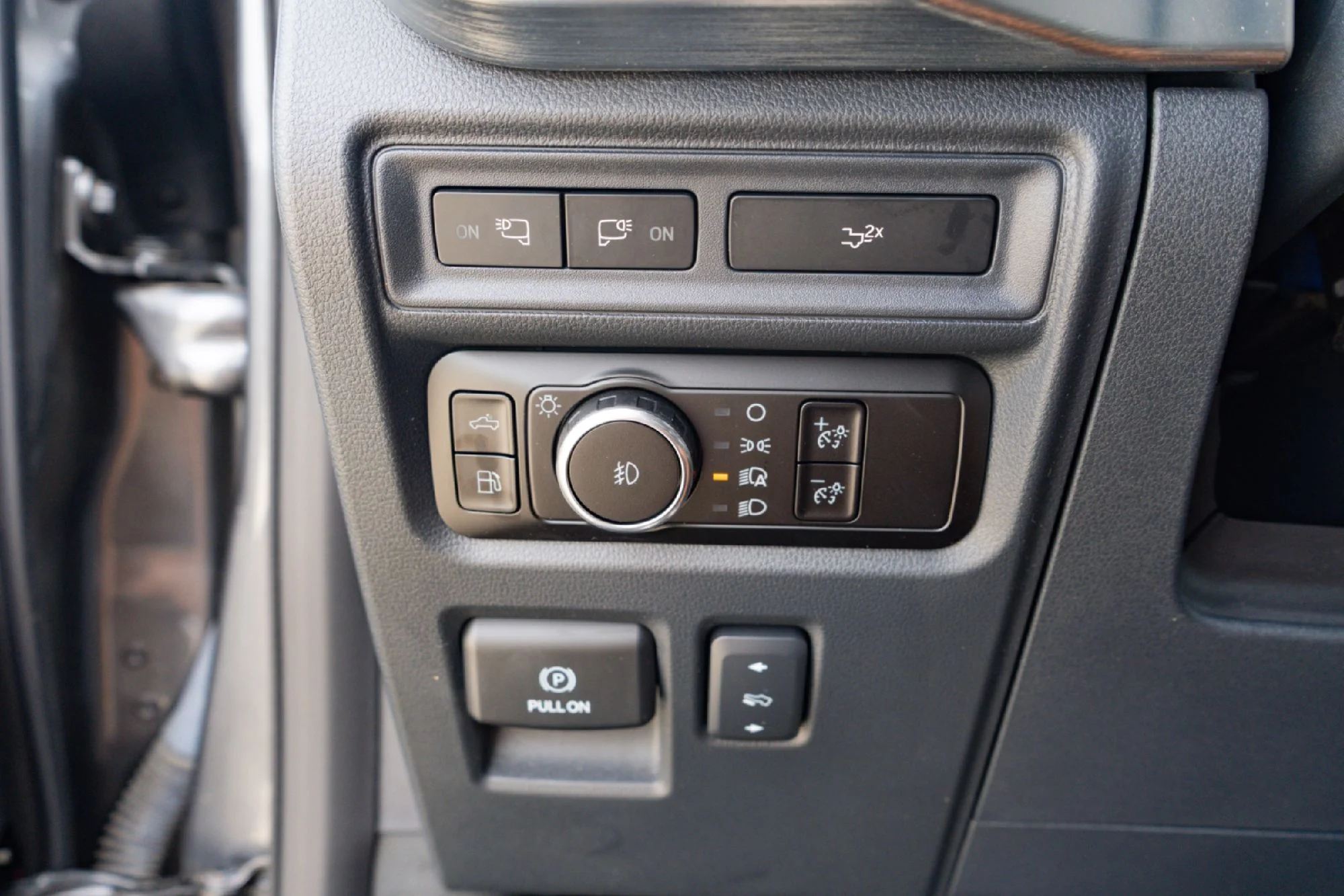 Used 2023 Gray Ford Lariat image 18