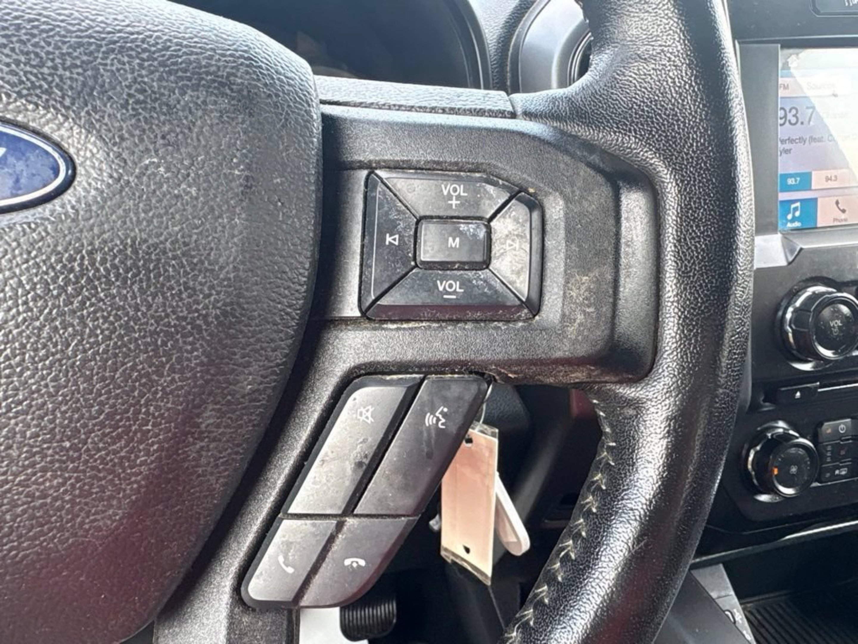 Used 2018 Lightning Blue Ford XLT image 13