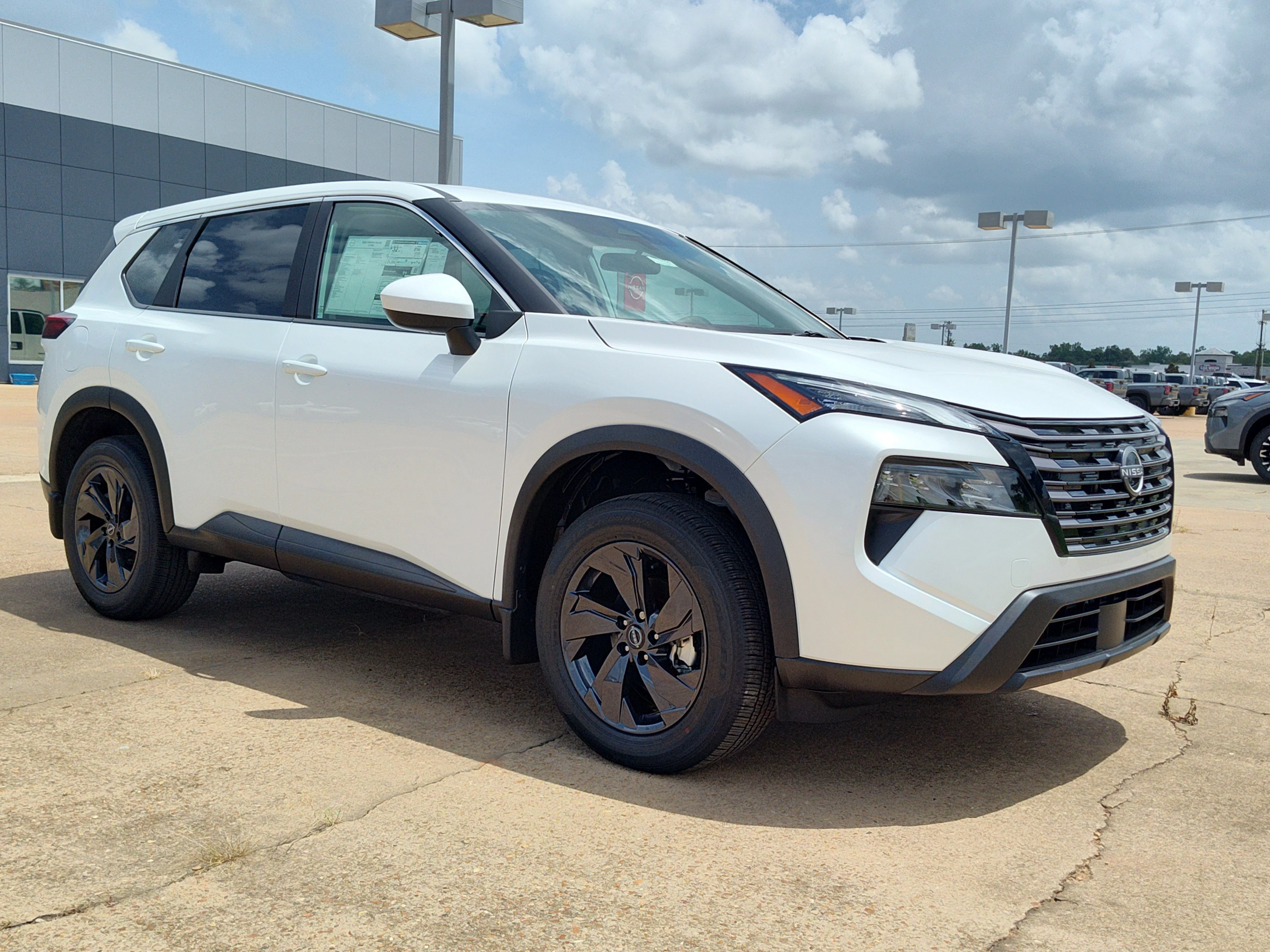 New 2026 Everest White Pearl TriCoat Nissan SV image 5