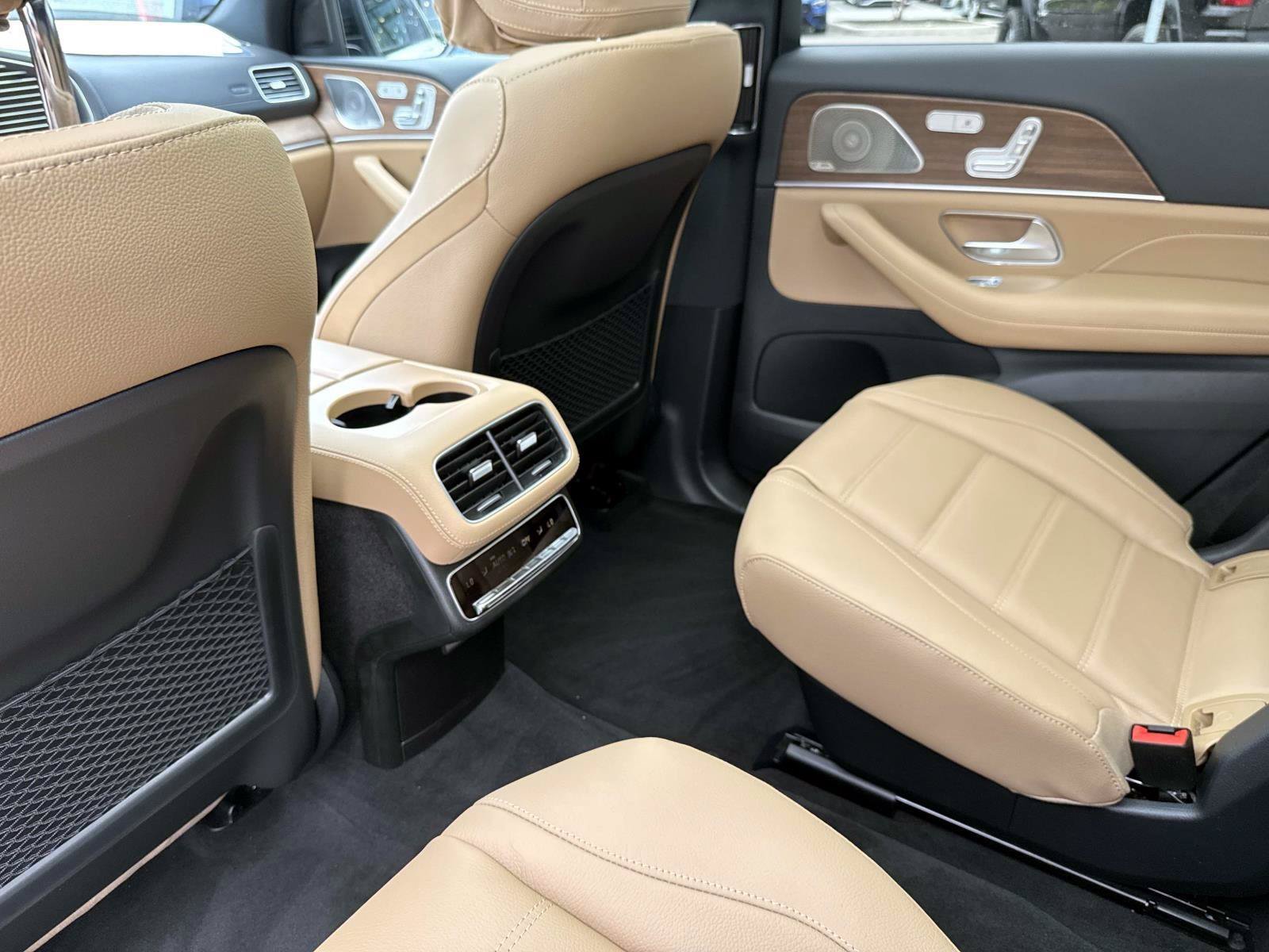 New 2026 Moonlight White Mercedes-Benz 450 4MATIC® SUV image 16