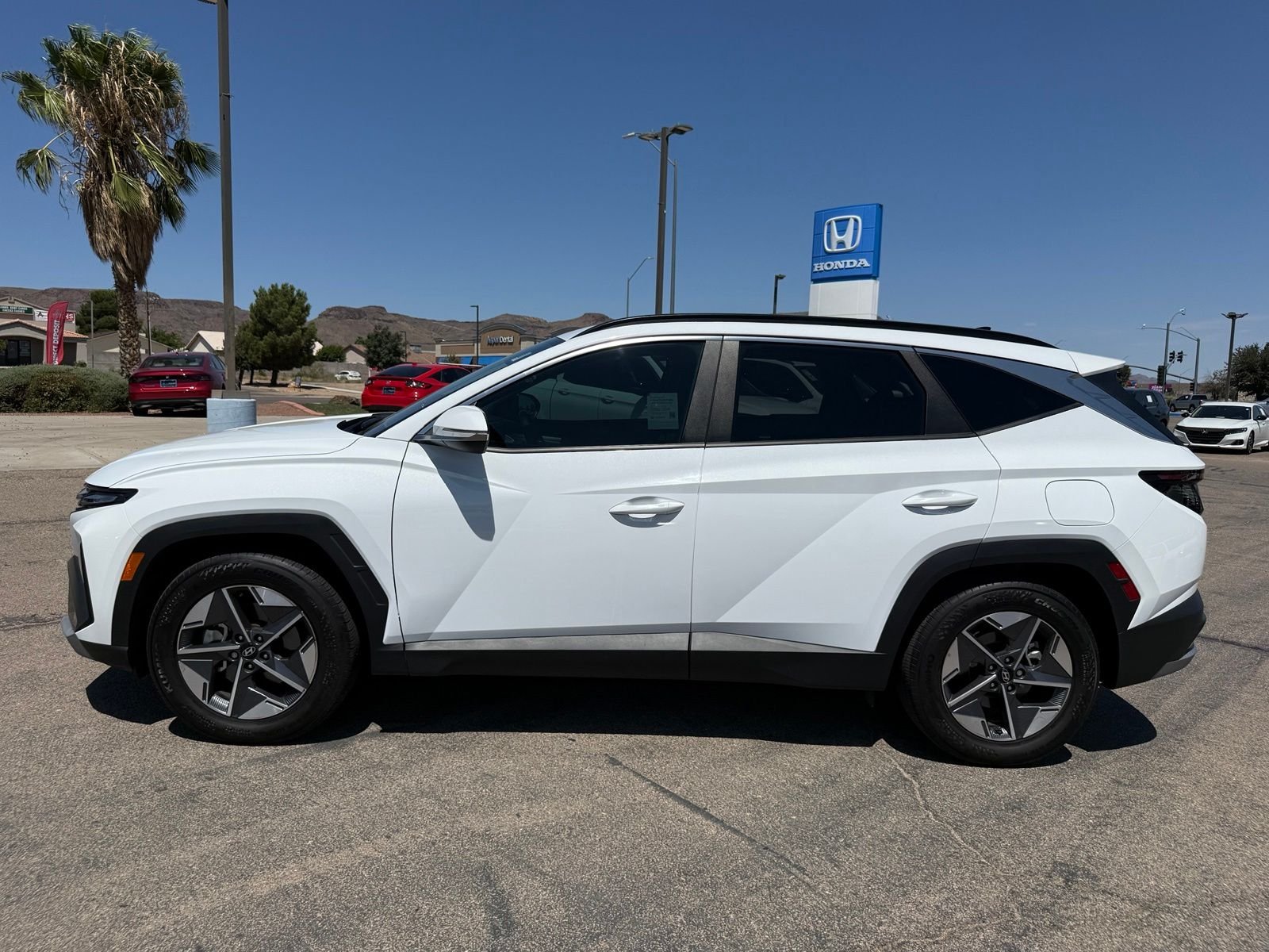 2025 Hyundai Tucson SEL Convenience - Photo 10